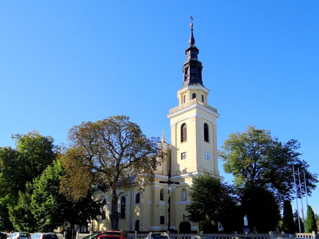 To najmłodsze miasto w województwie łódzkim. Zachwyca najpiękniejszym rynkiem w regionie