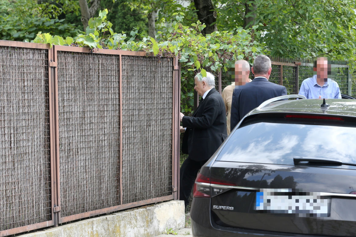 Jarosław Kaczyński pojechał do kościoła
