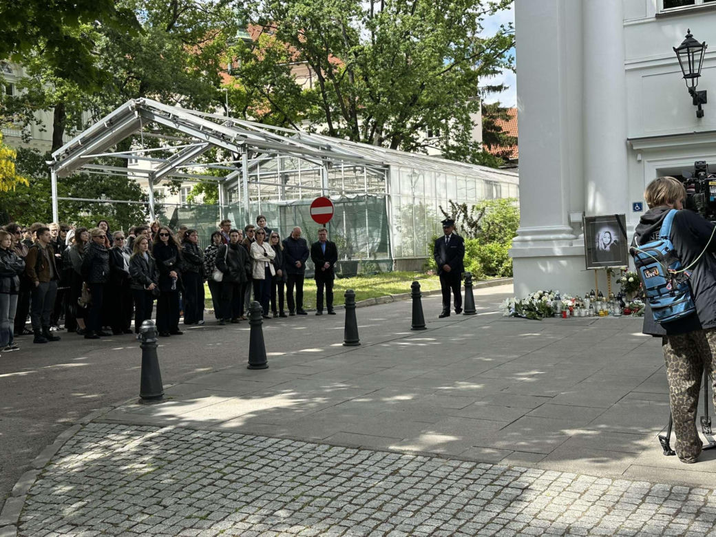 Upamiętnienie brutalnie zaatakowanej pracowniczki UW (8.05.2025)