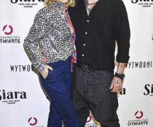 Markowska przytulała męża, Ostałowska zaskoczyła sylwetką, Ścibakówna błyszczała na premierze biografii Rewińskiego