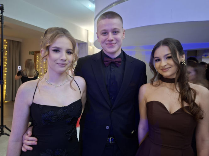 Studniówka 2026 maturzystów II LO w Starachowicach