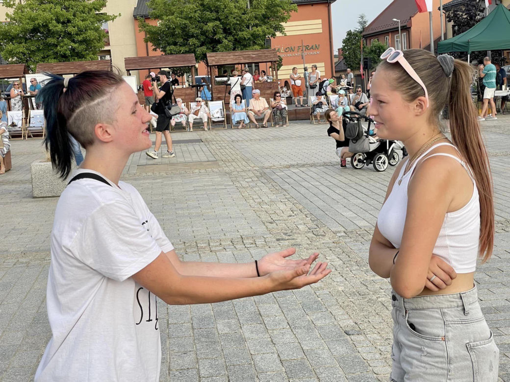 POTAŃCÓWKA NA RYNKU. Tak bawią się mieszkańcy Starachowic