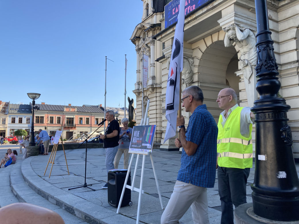 Protest w Nowym Sączu przeciwko zmianom w ustawie o radiofonii i telewizji