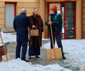 Na Wspólnej, odcinek 4195: profesor Agier słabnie na oddziale kardiochirurgii. Na oczach przerażonej córki dochodzi u niej do zatrzymania akcji serca