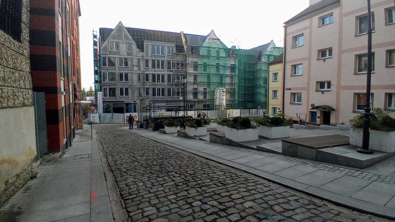 Budowa hotelu na Podzamczu - listopad 2020