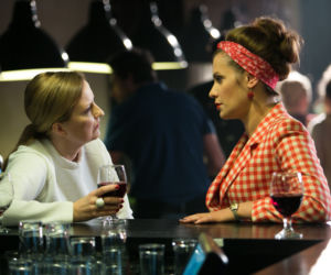Singielka odcinek 125, Dorota (Izabela Kuna), Monika (Anna Oberc)