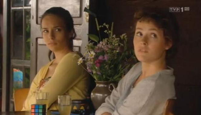 NAD ROZLEWISKIEM ostatni odcinek 13. Paula (Anna Czartoryska), Marysia (Olga Frycz)