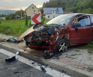 Makabryczny wypadek w Kadczy. Siedem osób poszkodowanych