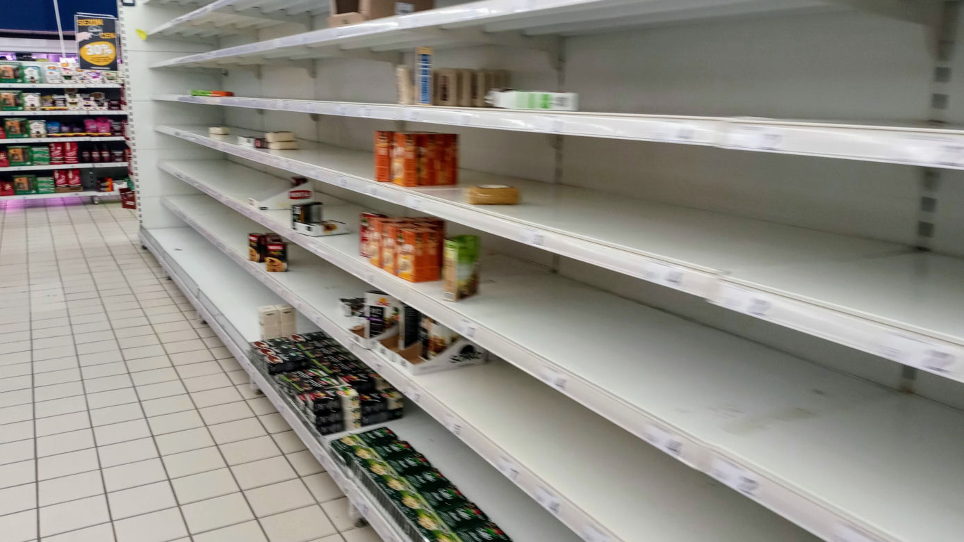 Puste półki w Szczecinie. Ludzie masowo wykupują ryż i makaron!