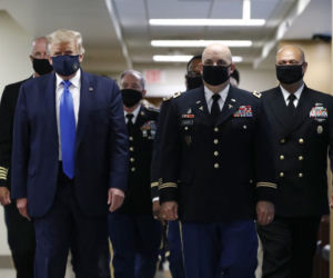 Trump ma wirusa, a Putin ciągle siedzi w domu 