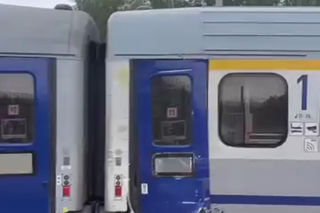 Pociąg pełen pasażerów zderzył się z ciężarówką. Kierowca w szpitalu