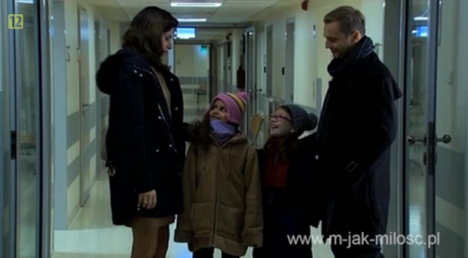 M jak miłość. Andrzej (Krystian Wieczorek), Sonia (Marta Król), Ania (Weronika Wachowska), Julia (Emilia Dankwa)