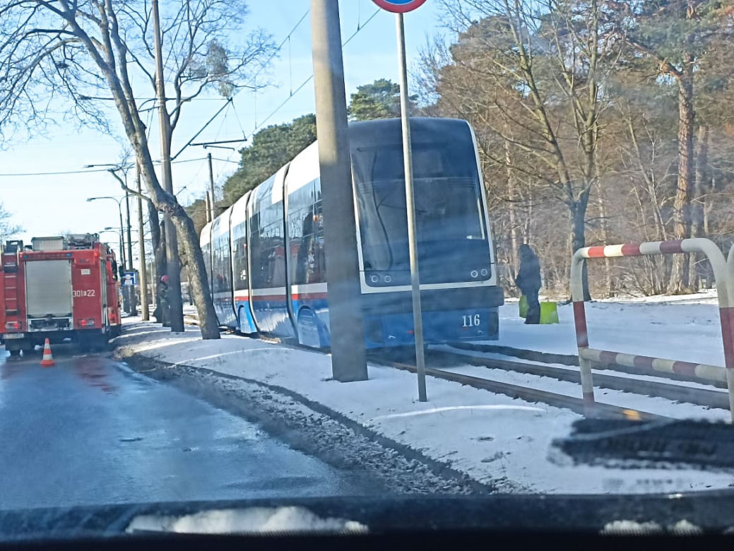 Bydgoszcz. Wypadek na ul. Nakielskiej. Tramwaj potrącił mężczyznę