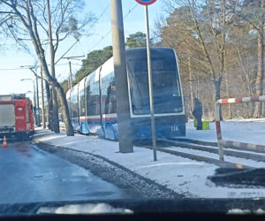 Bydgoszcz. Wypadek na ul. Nakielskiej. Tramwaj potrącił mężczyznę