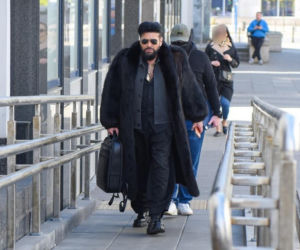 Krzysztof Rutkowski w futrze w sądzie