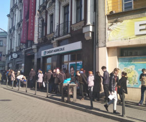 Ogromne kolejki po pączki na Śląsku i w Zagłębiu