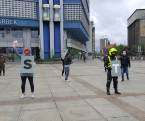 Protest przeciwko wyborom korespondencyjnym w Katowicach 