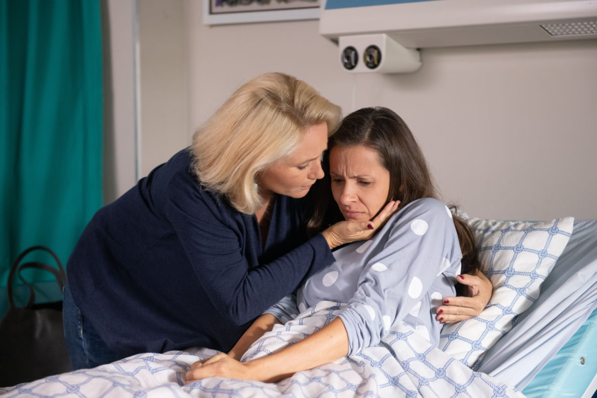 Na Wspólnej, odcinek 2797. Gosia (Anna Kerth), Danka (Lucyna Malec)
