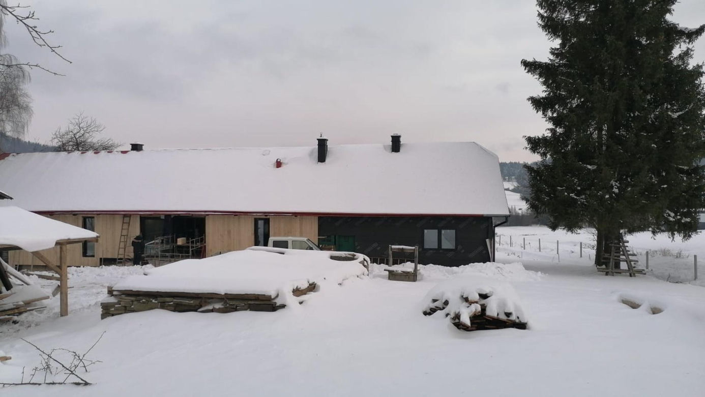 Remont chyży łemkowskiej w Hańczowej