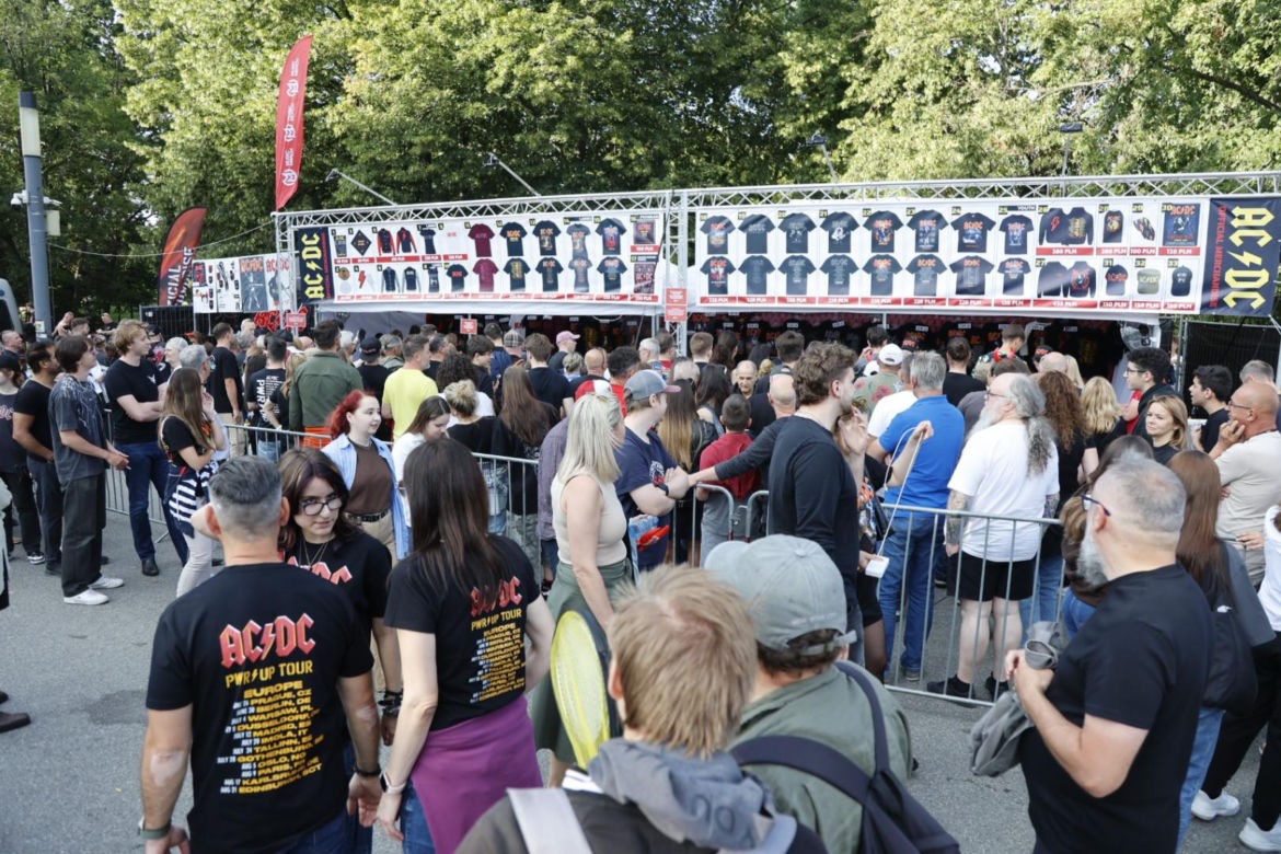 Koncert AC/DC w Warszawie (4.07.2025) - część pierwsza. Organizatorem koncertu jest Live Nation
