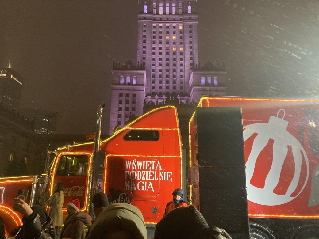 Świąteczna ciężarówka Coca-Coli w Warszawie