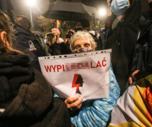 Nocne protesty pod domem Jarosława Kaczyńskiego