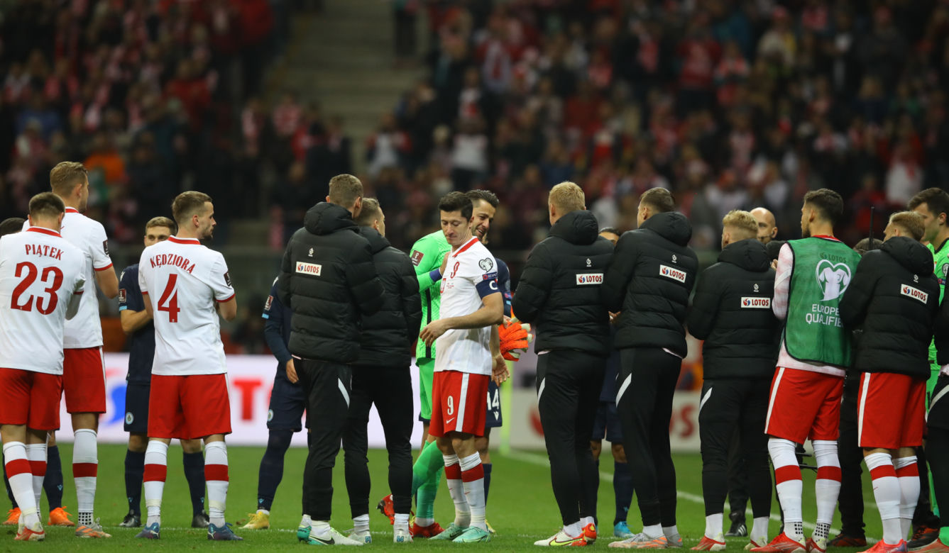 Łukasz Fabiański pożegnał się z reprezentacją Polski! Gorzko płakał, wzruszający gest