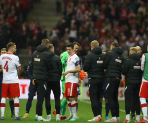 Łukasz Fabiański pożegnał się z reprezentacją Polski! Gorzko płakał, wzruszający gest