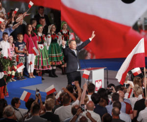 Tajny plan PiS: Schować prezesa