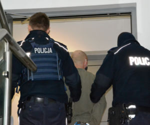 BRUTALNY rozbój w Nowym Sączu. Wrzucili ofiarę do potoku!