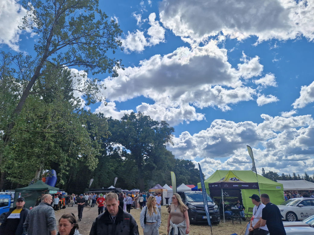 XXIII Międzynarodowy Festiwal Starych Ciągników i Maszyn Rolniczych im. Jerzego Samelczaka. Zdjęcia z parady i terenu festiwalu
