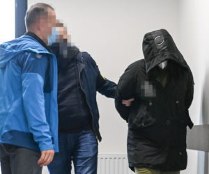 Przewoziła 42 nielegalnych imigrantów. Trafiła przed sąd w Toruniu