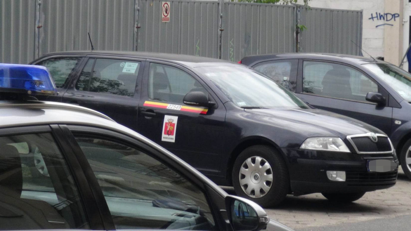 Pościg za kierowcą na Pradze, w ruch poszedł gaz. Policjant w karetce. Co tam się stało?!
