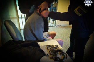 Zabił ukochaną dwoma nożami