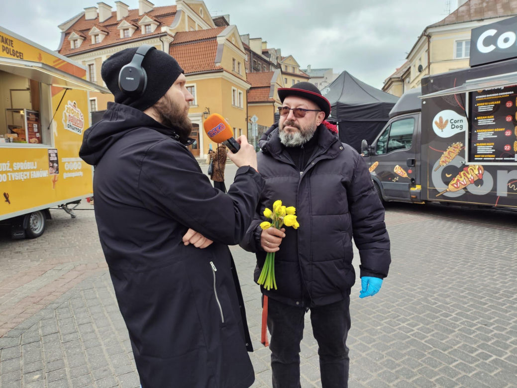 ESKA Lublin rozdawała żonkile na wiosnę