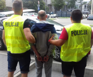 33-latek pobił i okradł starszą panią. Wpadł przez... dociekliwość własnej siostry