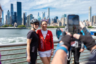 Marta Nawrocka wskoczyła na rower! Tak pierwsza dama wygląda poza Pałacem
