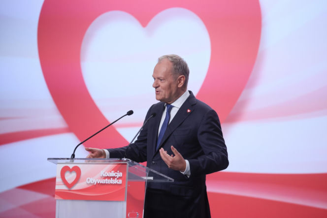 Premier Donald Tusk podczas Rady Krajowej Koalicji Obywatelskiej w Ursynowskim Centrum Kultury "Alternatywy" w Warszawie