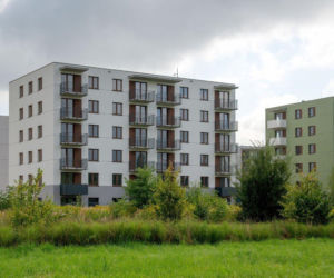 Pierwsi lokatorzy przy ulicy Torowej w Skawinie już od marca! Trwa prezentacja lokali i podpisywanie umów