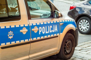 Oszustwo na „wypadek” i „kaucję” dla rodziny. Seniorzy z Kujaw i Pomorza stracili 93 tysiące złotych!