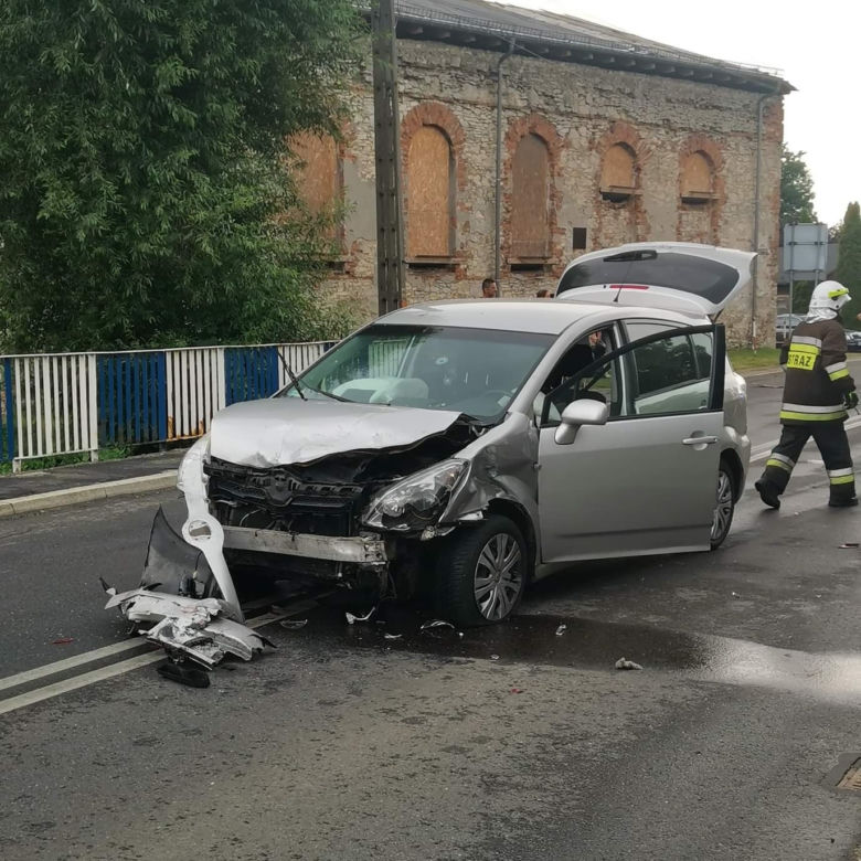Tragiczny wypadek w Krzepicach. Zginęła pasażerka mini cara