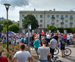 Rafał Trzaskowski w Świętokrzyskiem: Tłumy w Kielcach, incydent z KSIĘDZEM w Busku!	