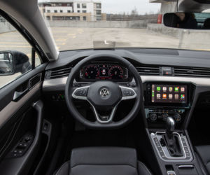 Volkswagen Passat Elegance vs Skoda Superb Sportline