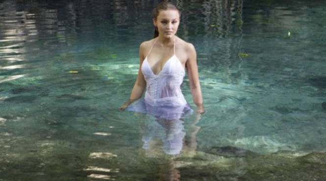 OTCHŁAŃ NAMIĘTNOŚCI. Elisa (Angelique Boyer)
