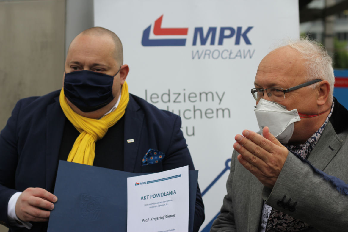 Bezwzględny nakaz noszenia maseczek w tramwajach i autobusach