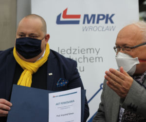 Bezwzględny nakaz noszenia maseczek w tramwajach i autobusach