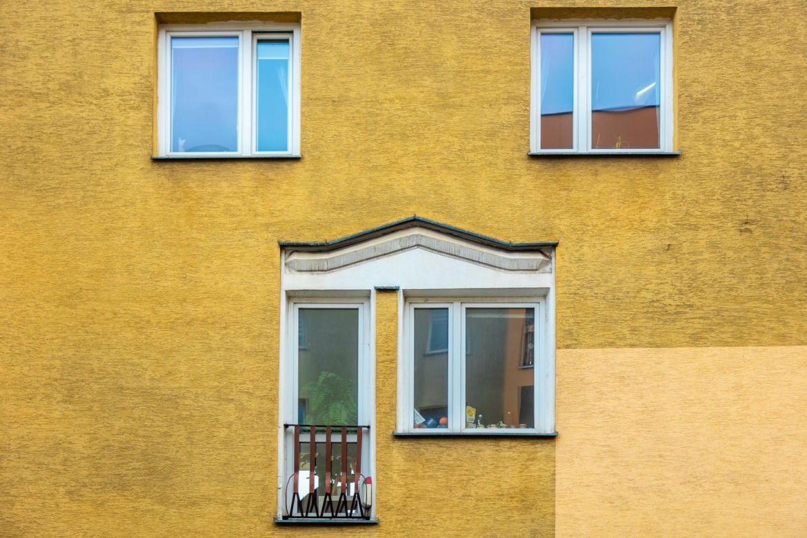 Blok na Madalińskiego 55 w Warszawie