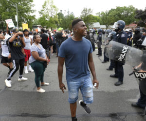 Protesty i strzelanina w Detroit