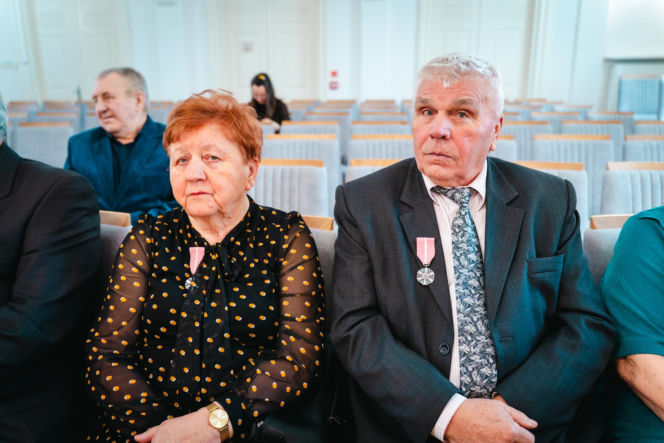 Złoty Gody par małżeńskich w Siedlcach - wręczenie pamiątkowych medali