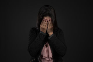 Koszmar 14-latki w parku. Zmusiły ją, by klęczała i wszystko nagrały. Chciały pieniędzy